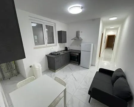 Apartamento Bayview Baluta 2 Bedroom App15 *